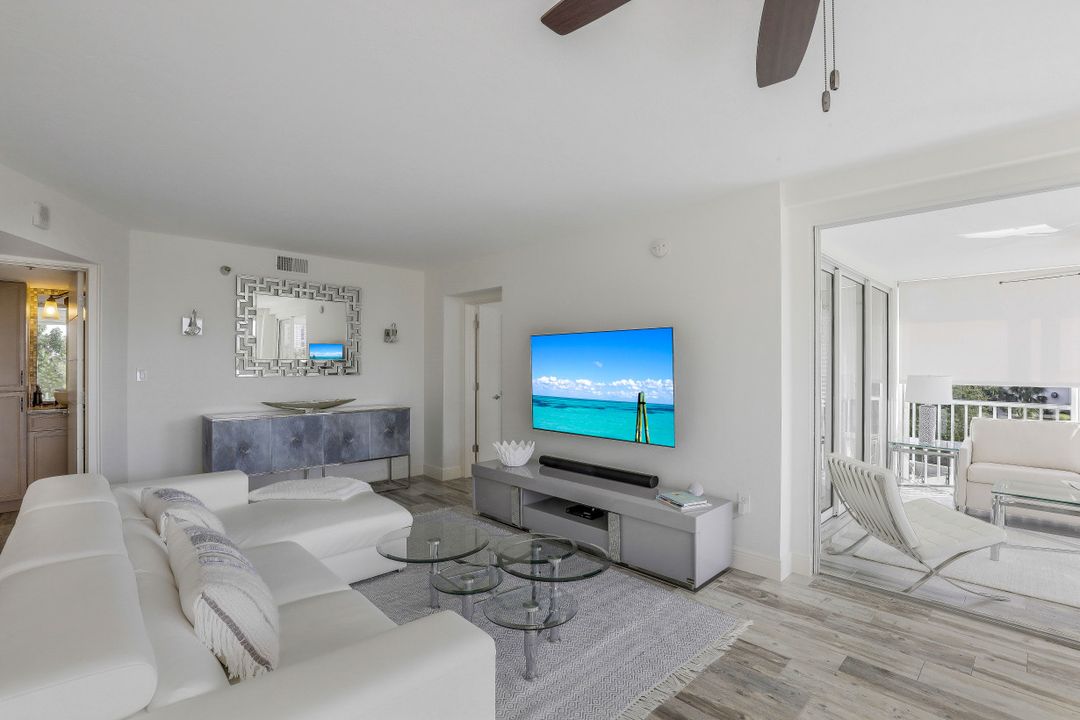 5501 Heron Point Dr #301, Naples, FL 34108