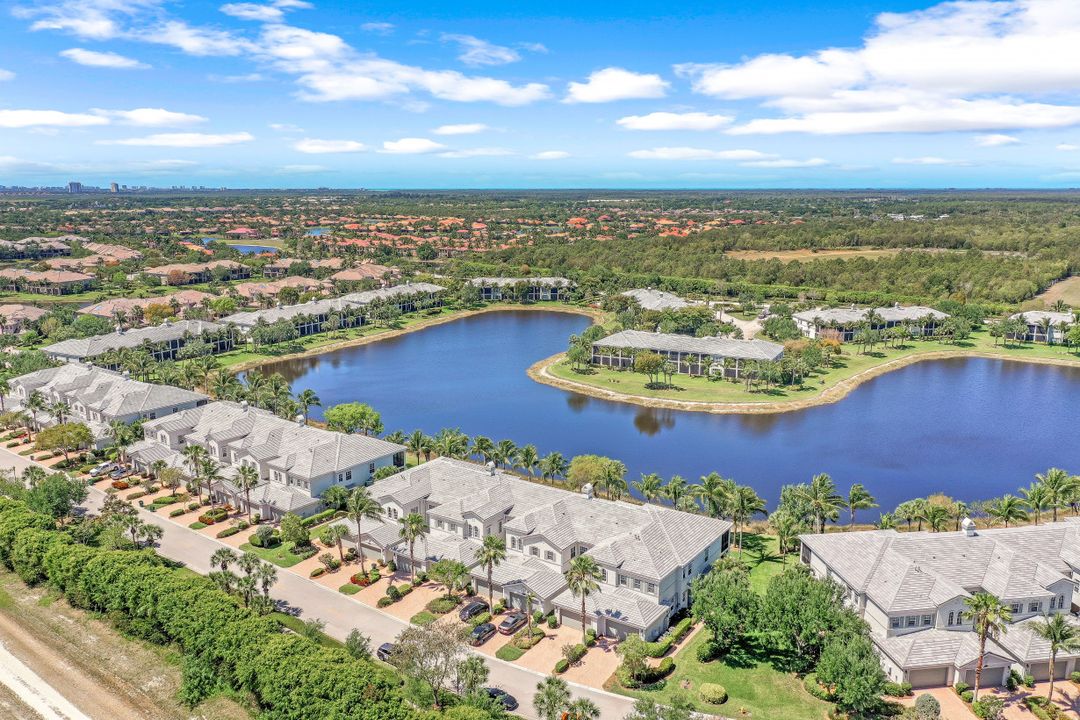 9263 Museo Cir #204, Naples, FL 34114