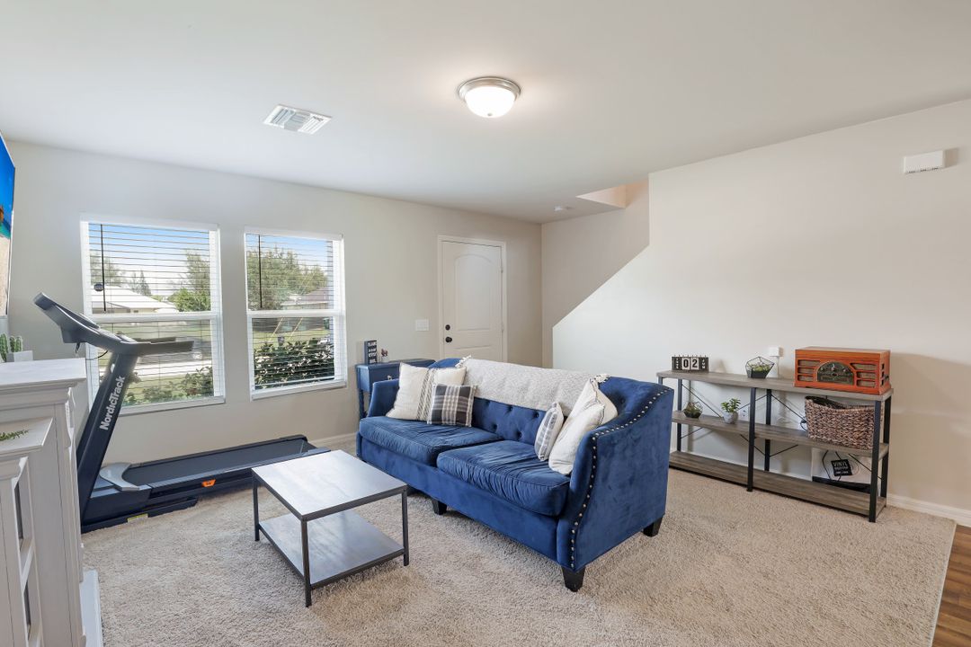 1926 NW 22nd Ave, Cape Coral, FL 33993