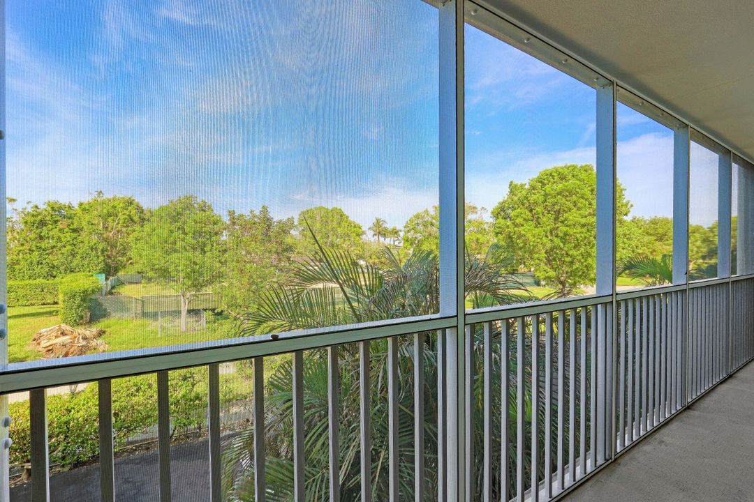 3150 Binnacle Dr #217, Naples, FL 34103