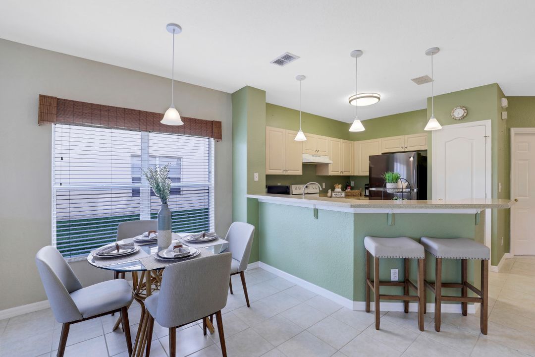 1370 Weeping Willow Ct, Cape Coral, FL 33909