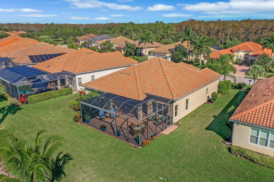 9005 Quarry Dr, Naples, FL 34120