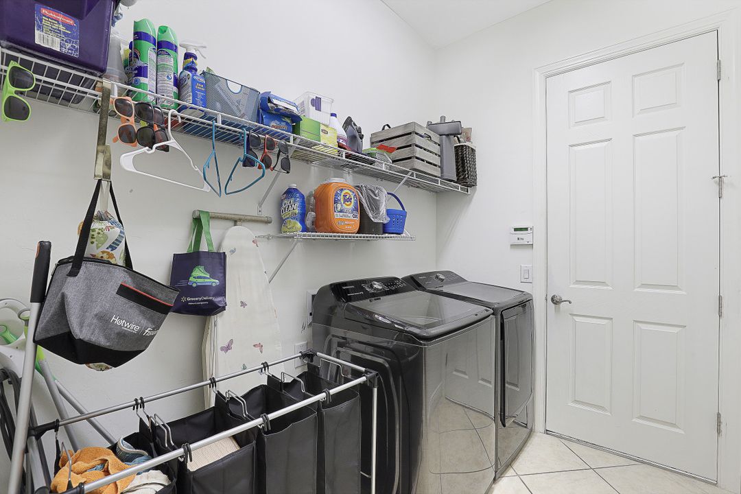 13484 Cambridge Ln, Naples, FL 34109