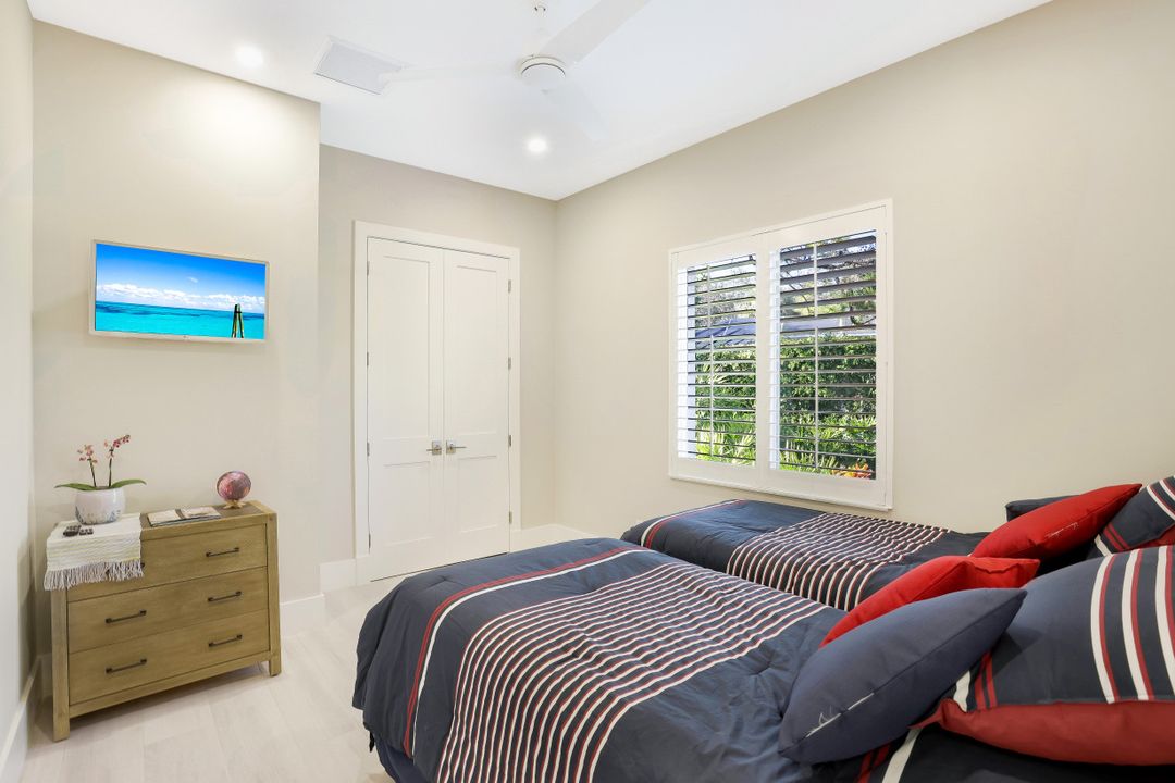 3371 Creekview Dr, Bonita Springs, FL 34134