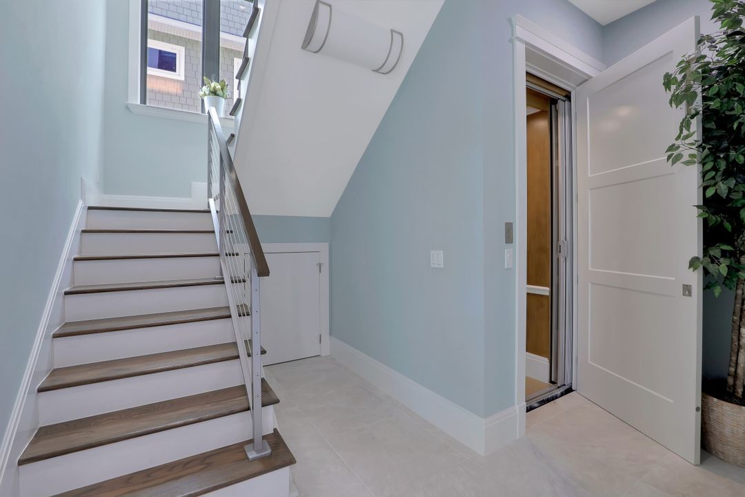 815 San Carlos Dr, Fort Myers Beach, FL 33931