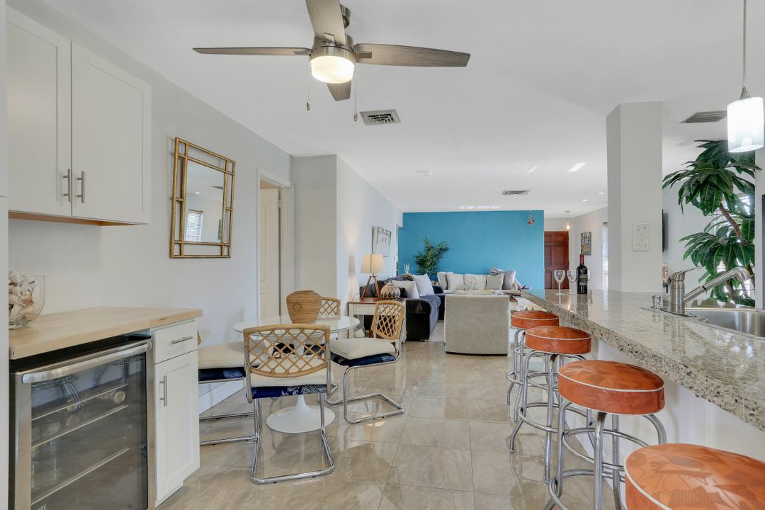 698 99th Ave N, Naples, FL 34108