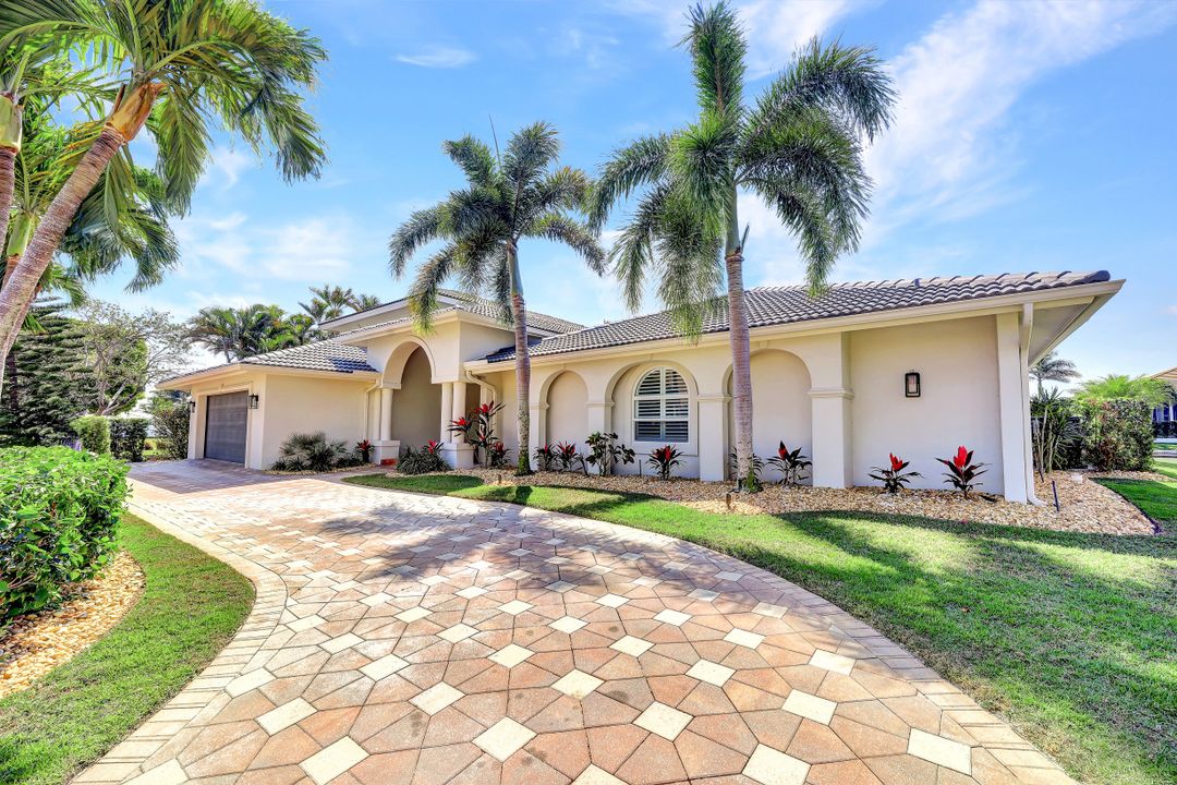 318 Polynesia Ct, Marco Island, FL 34145