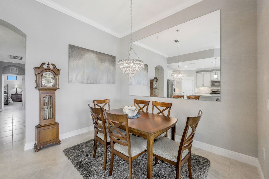 2137 Frangipani Cir #3 - 202, Naples, FL 34120