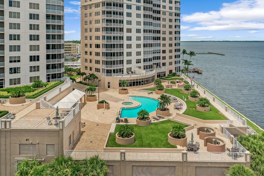 2090 W First St #808, Fort Myers, FL 33901