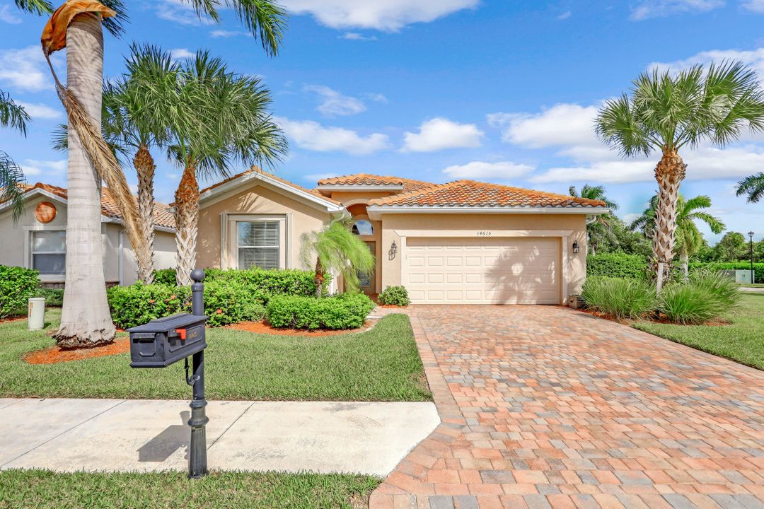 14615 Fern Lake Ct, Naples, FL 34114