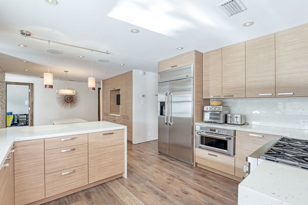 615 Carica Rd, Naples, FL 34108