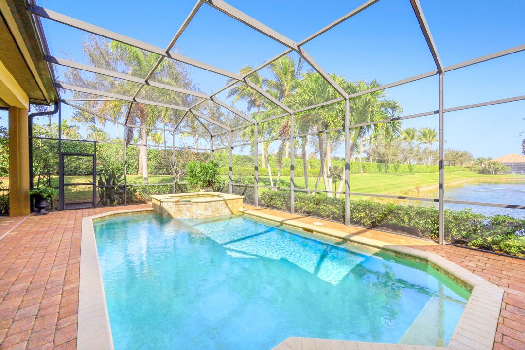 6287 Serano Way, Naples, FL 34113