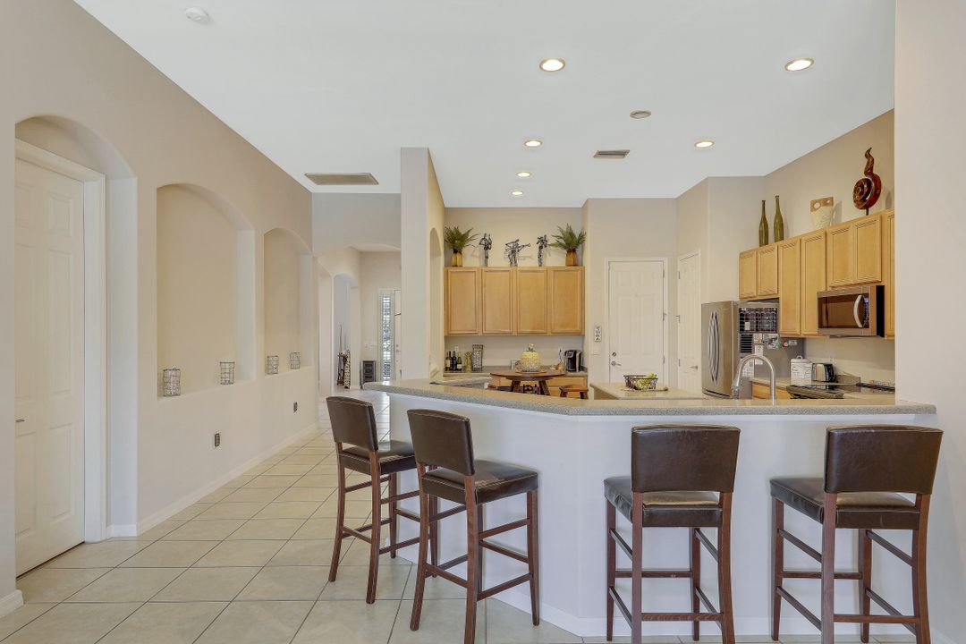 2065 Mandarin Ln, Naples, FL 34120