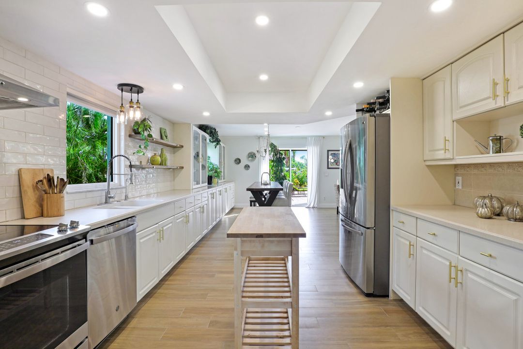 1030 Aqua Ln, Fort Myers, FL 33919