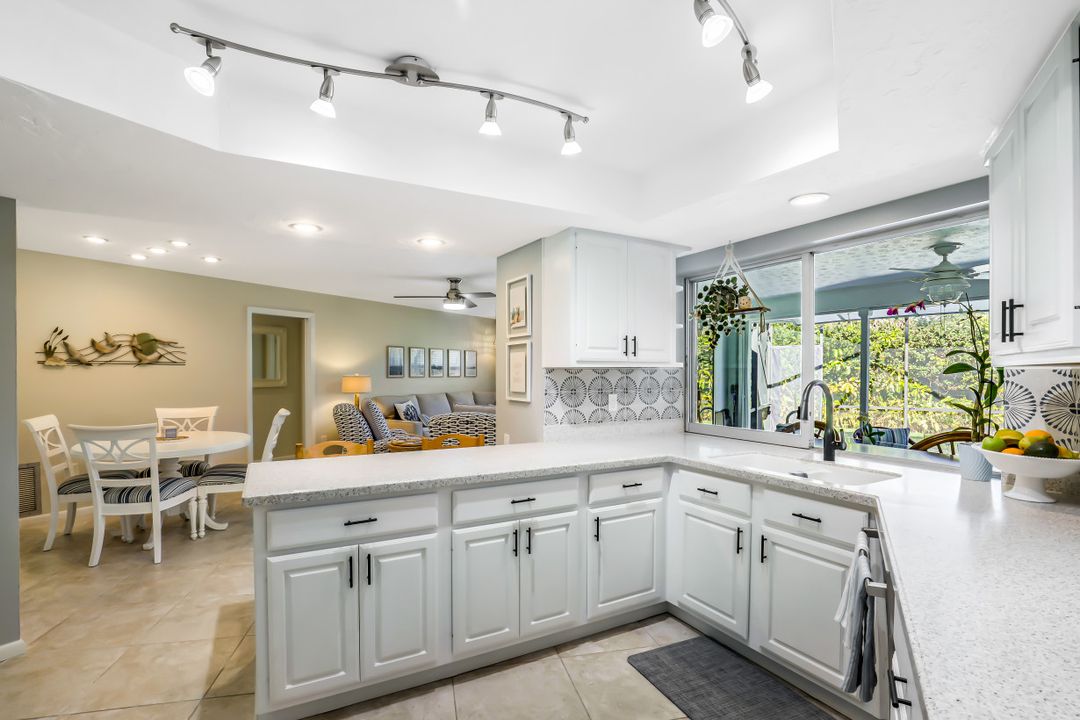 4459 Parrot Ave, Naples, FL 34104