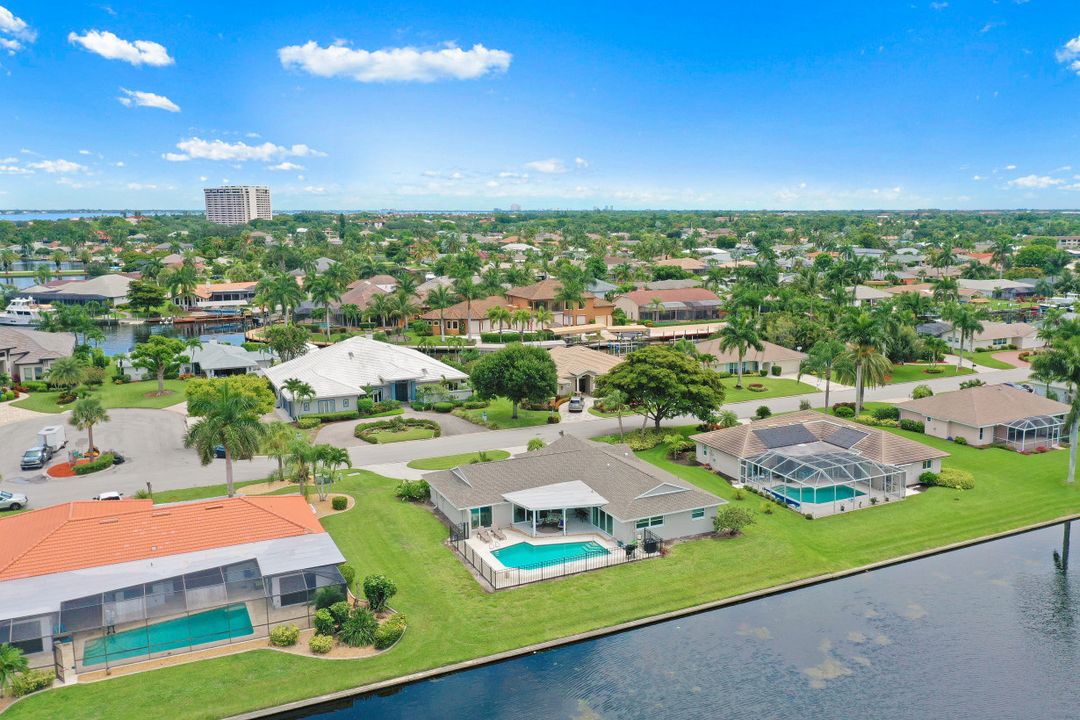 922 S Town and River Dr, Fort Myers, FL 33919