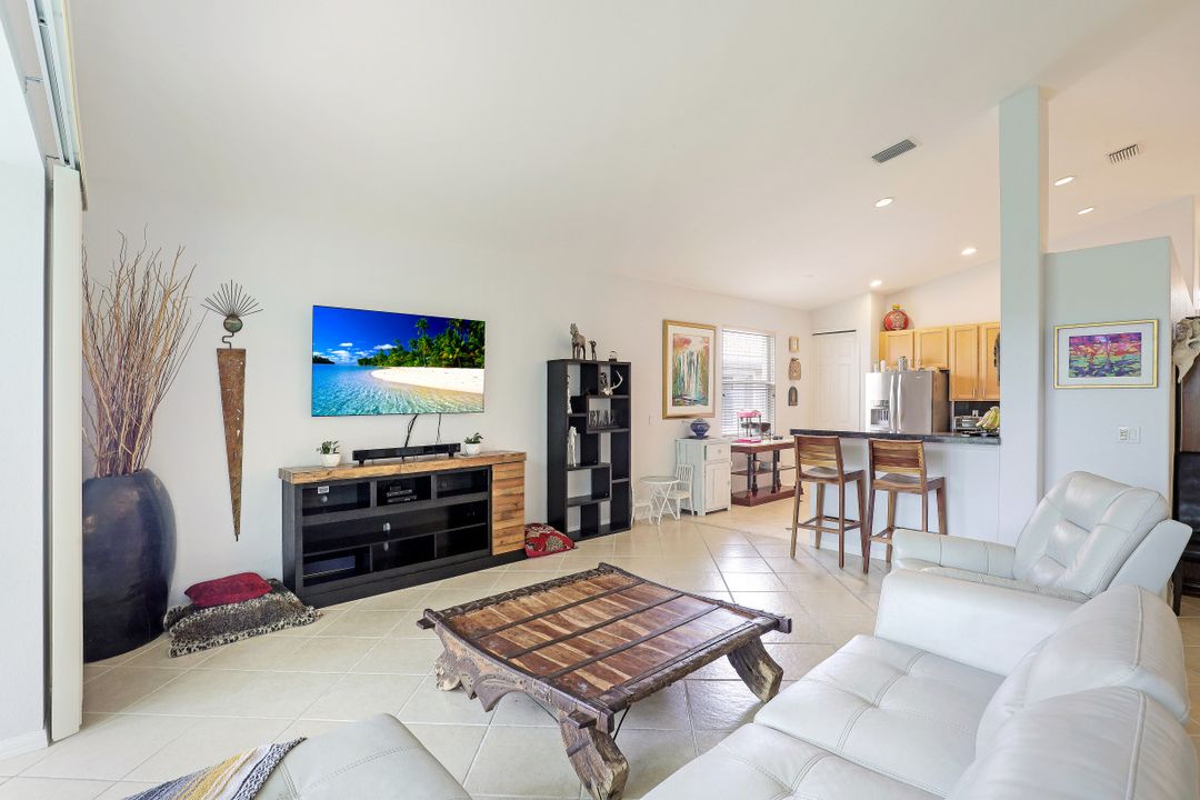 7920 Leicester Dr, Naples, FL 34104