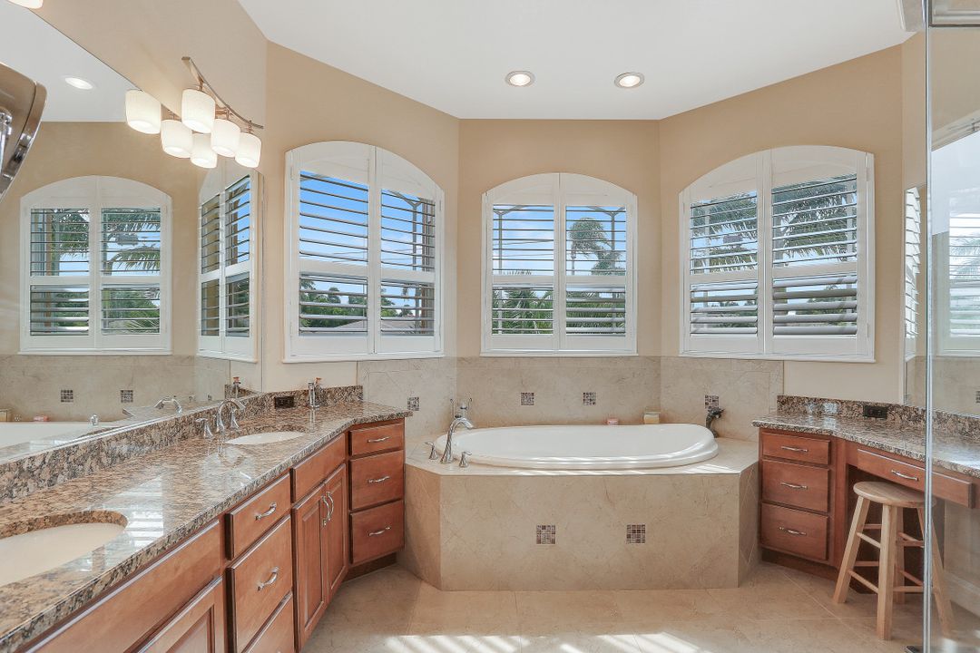 719 Coral Dr, Cape Coral, FL 33904