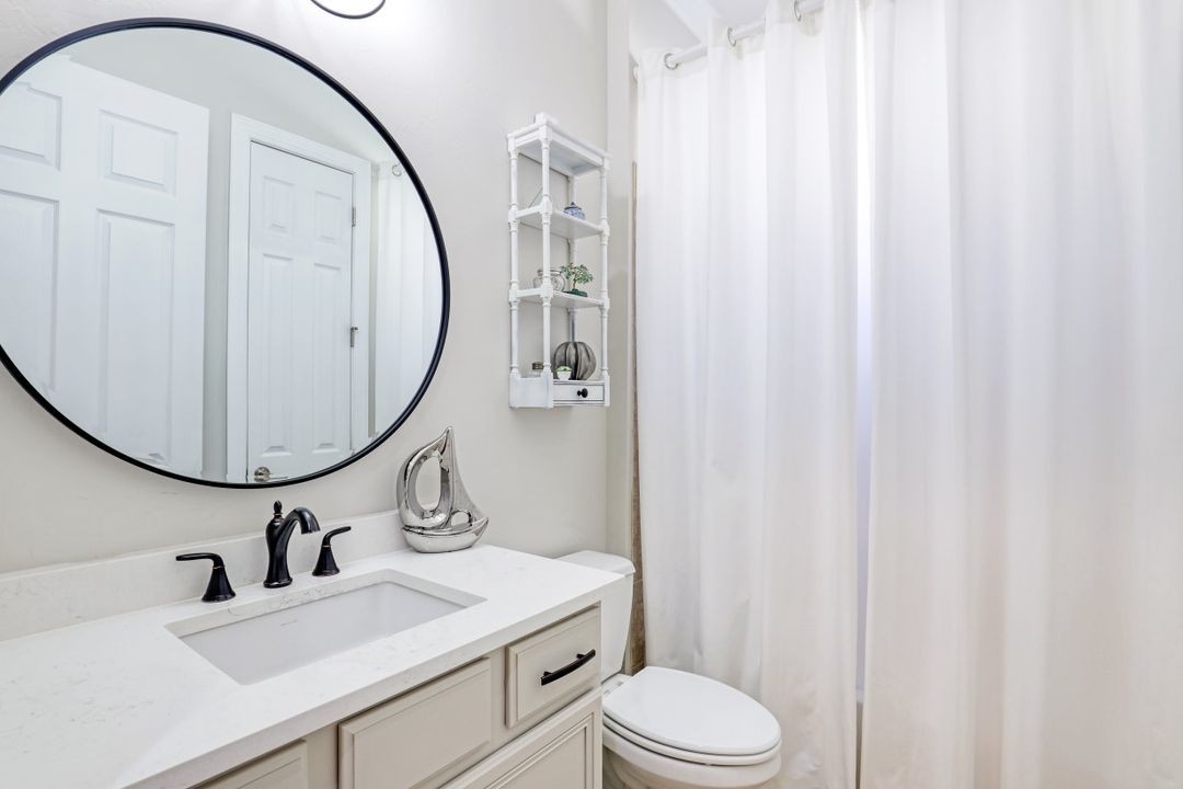 9423 Quarry Dr, Naples, FL 34120