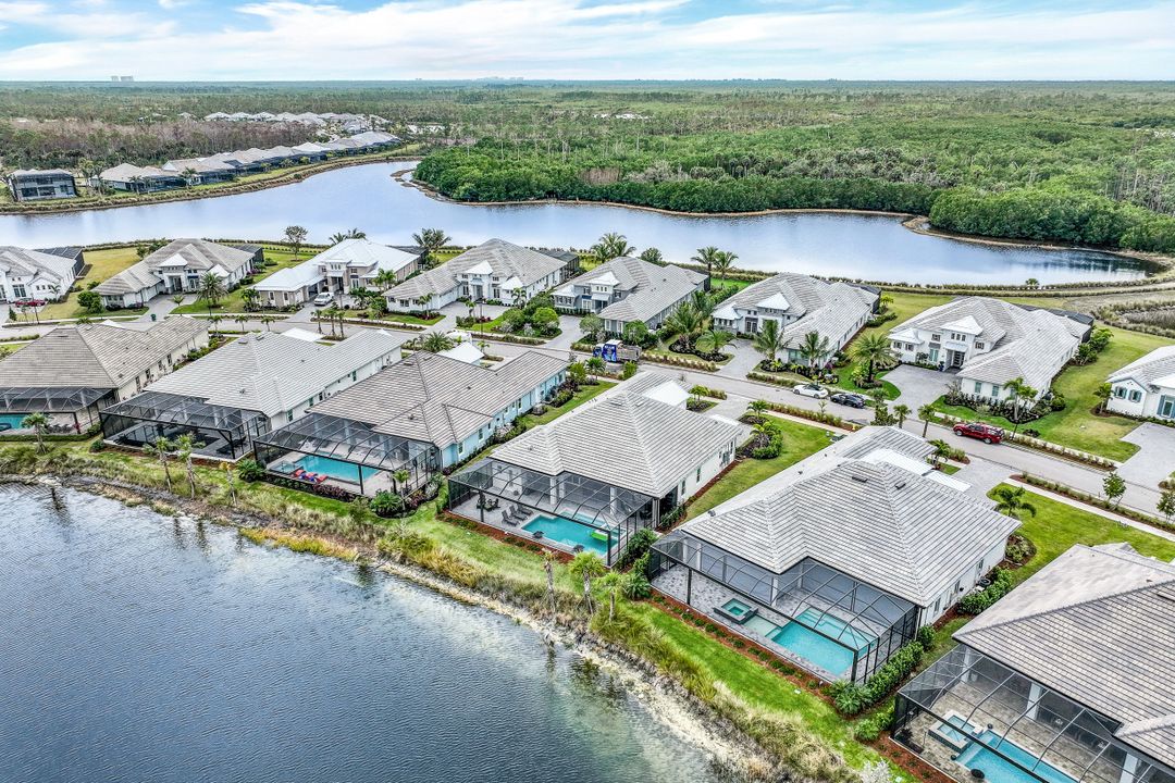 6231 Megans Bay Dr, Naples, FL 34112