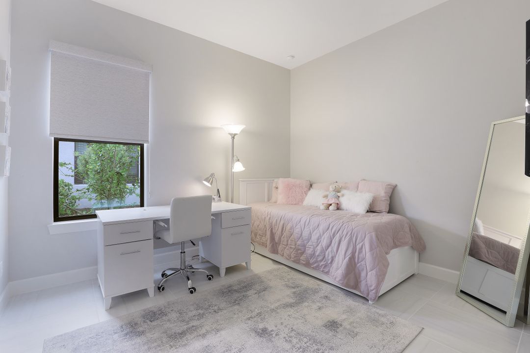 9400 Montelanico Loop, Naples, FL 34119