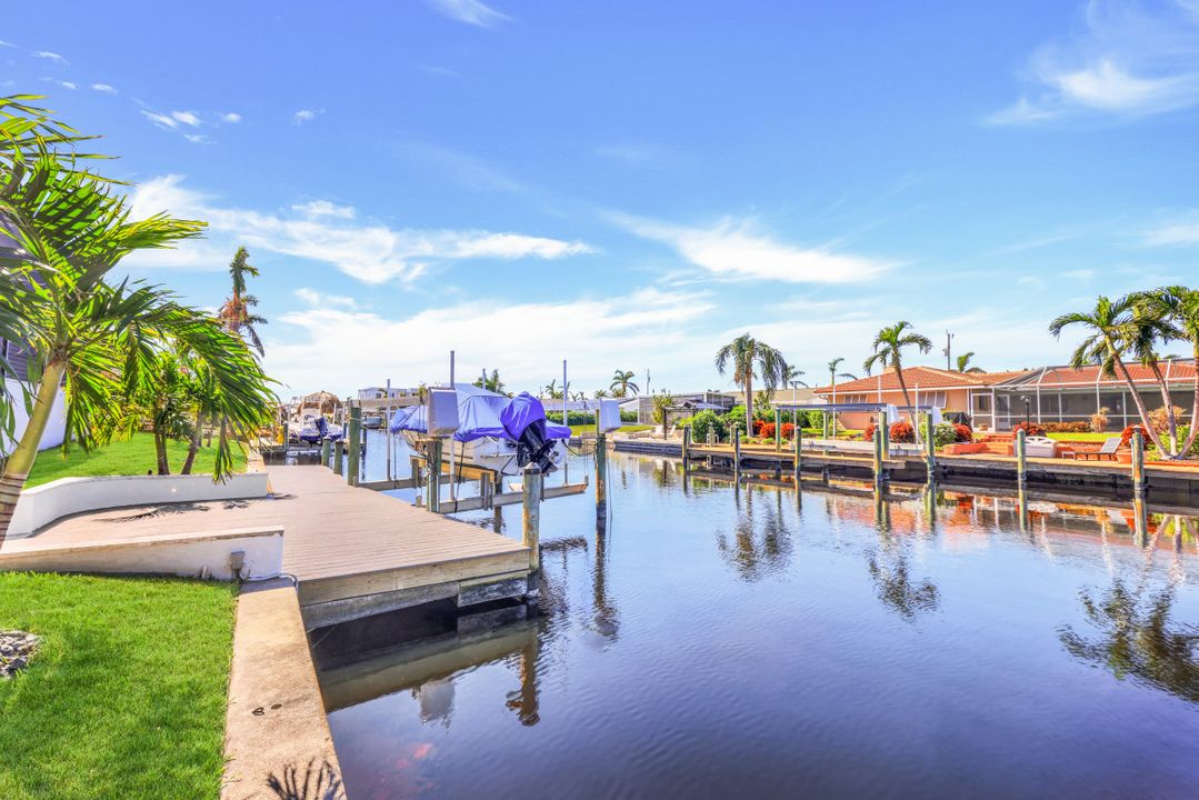 5332 Malibu Ct, Cape Coral, FL 33904