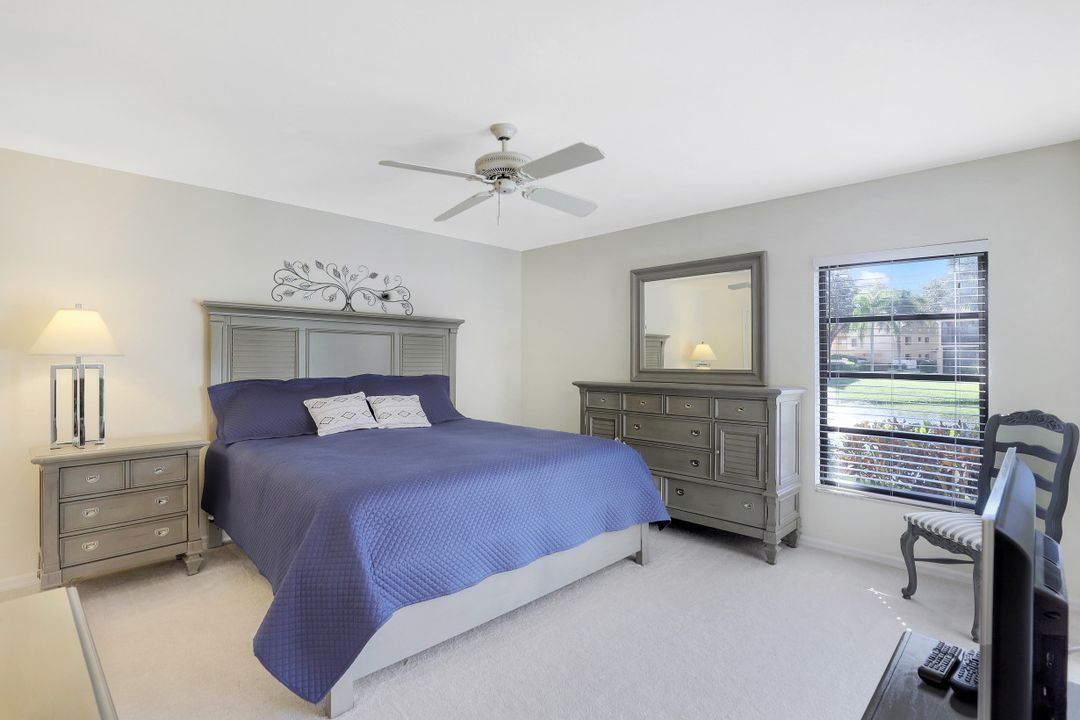 547 Beachwalk Cir, Naples, FL 34108