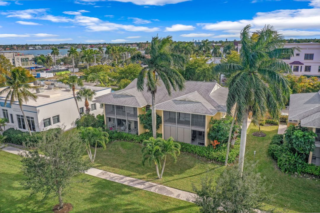 746 Broad Ave S, Naples, FL 34102