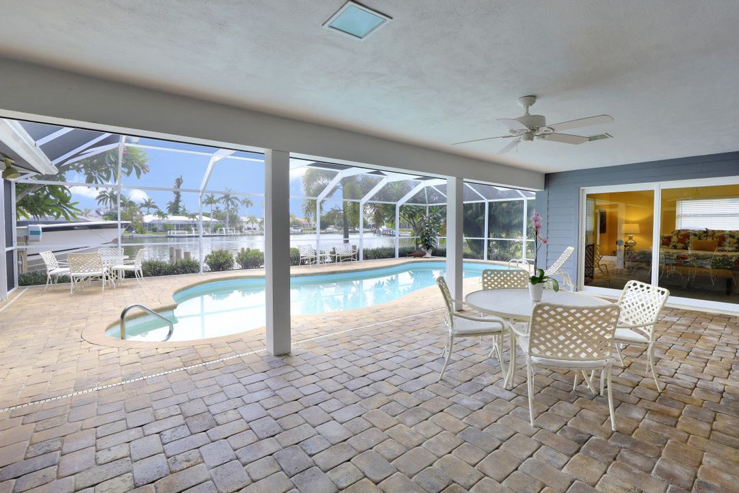 427 Nassau Ct, Marco Island, FL 34145