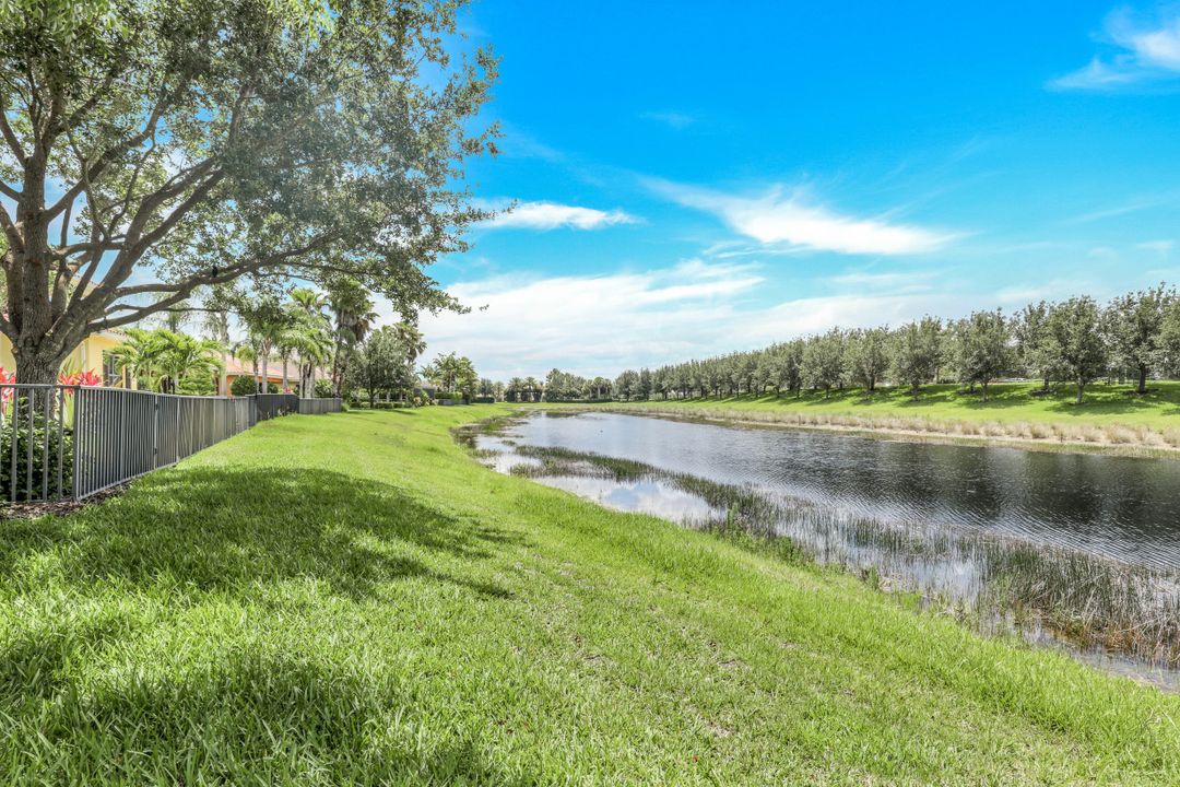 3646 Santaren Ct, Naples, FL 34119