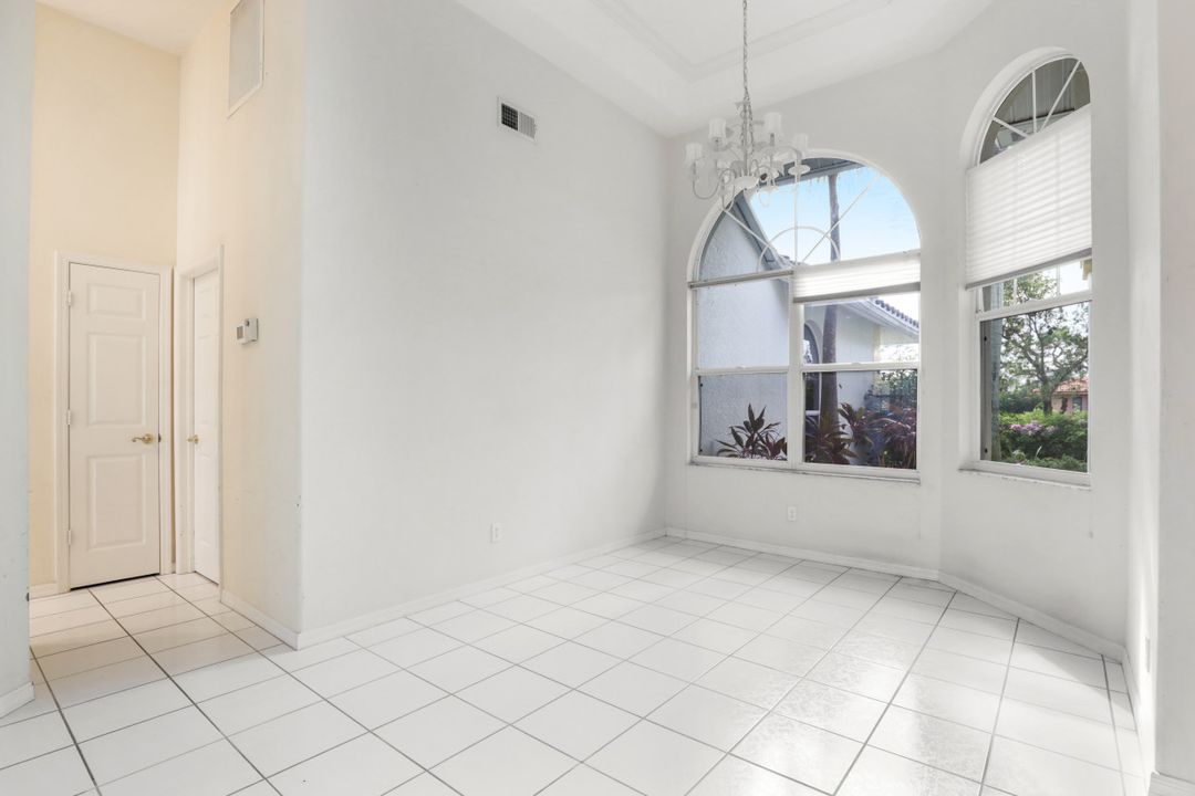 9926 Ortega Ln, Bonita Springs, FL 34135