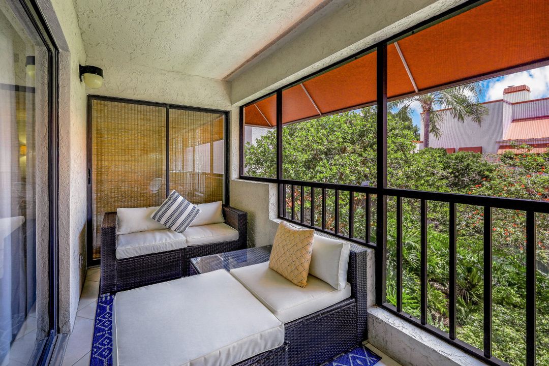 523 Serendipity Dr #523, Naples, FL 34108