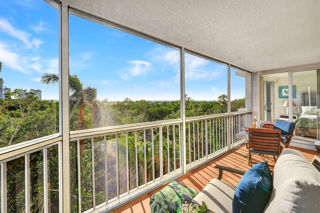 5501 Heron Point Dr #302, Naples, FL 34108