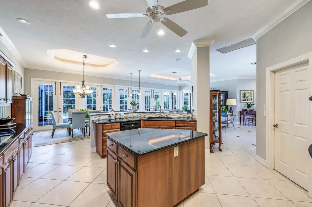 8072 Tiger Lily Dr, Naples, FL 34113