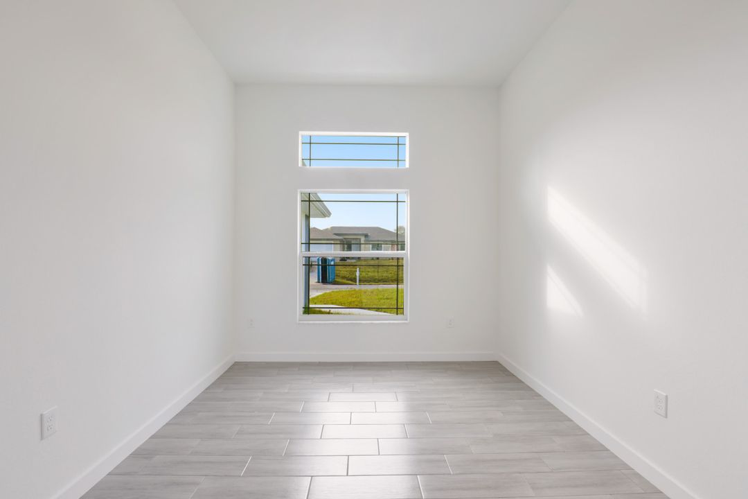 2506 50th St SW, Lehigh Acres, FL 33976