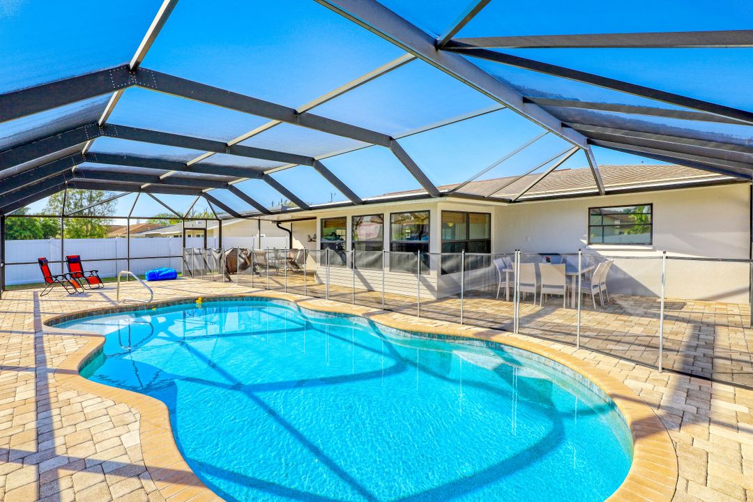 3923 SE 9th Ct, Cape Coral, FL 33904