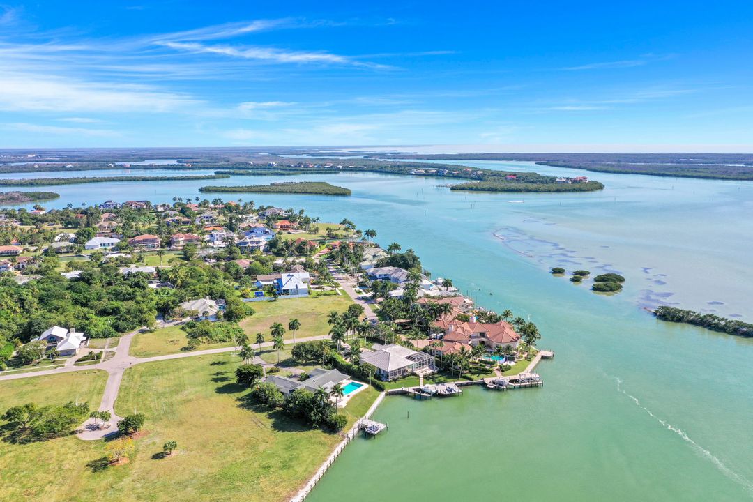1028 W Inlet Dr, Marco Island, FL 34145