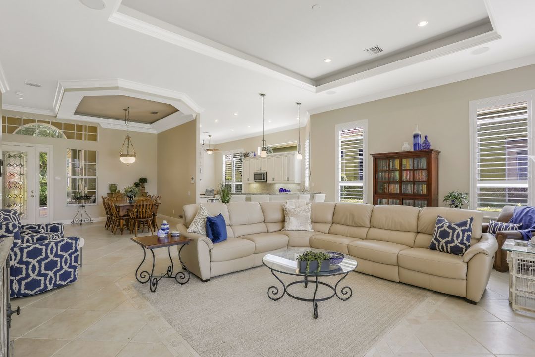 28637 Pienza Ct, Bonita Springs, FL 34135