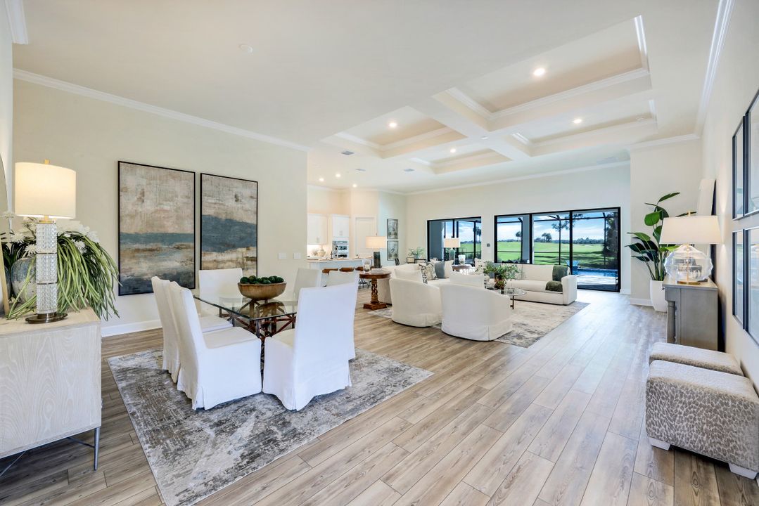 9528 Curlew Dr, Naples, FL 34120