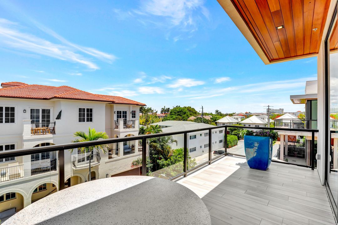 505 5th Ave S #303, Naples, FL 34102