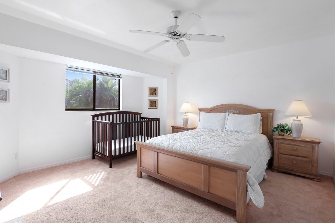 5208 SW 9th Pl, Cape Coral, FL 33914