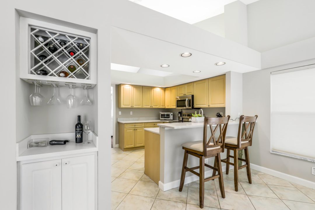 1517 Kenridge Pl, Naples, FL 34104