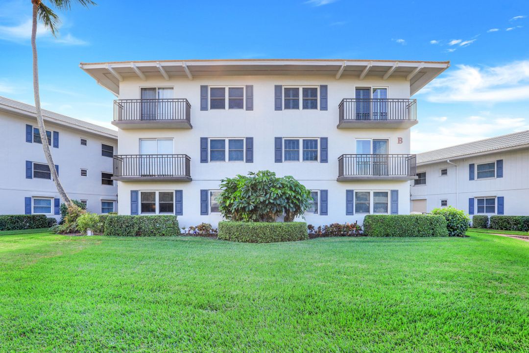 3400 Gulf Shore Blvd N #B-2, Naples, FL 34103