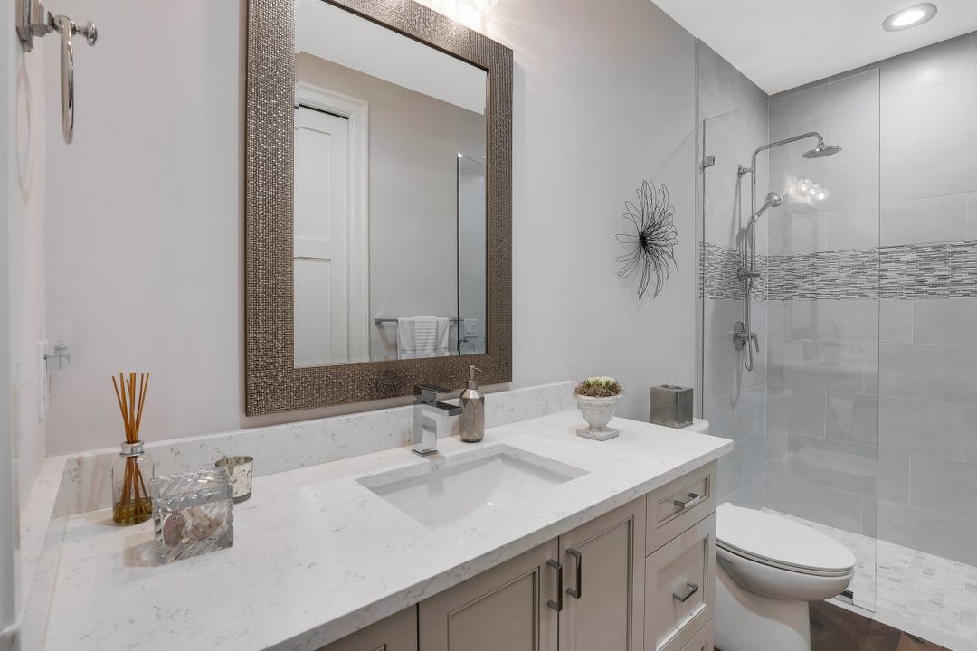 4501 Silver Fox Dr, Naples, FL 34119