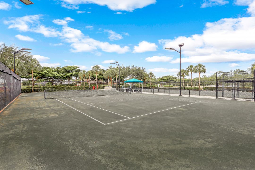 3780 Sawgrass Way #3325, Naples, FL 34112