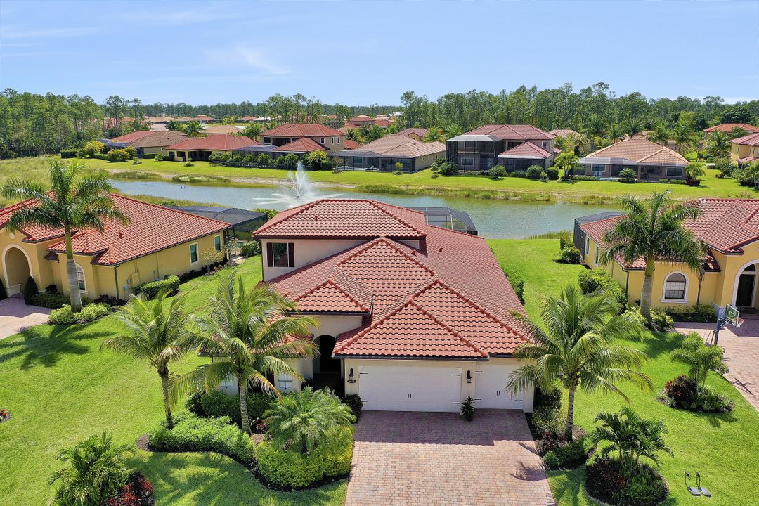 1622 Songbird Ct, Naples, FL 34120