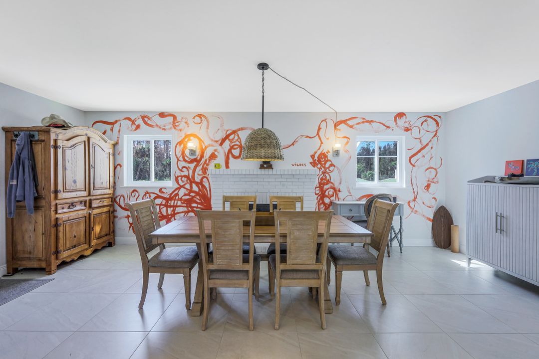 5322 Myrtle Ln, Naples, FL 34113