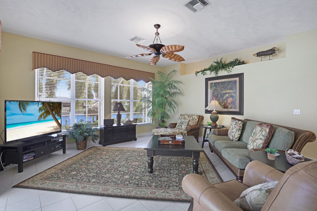 5209 SW 25th Pl, Cape Coral, FL 33914