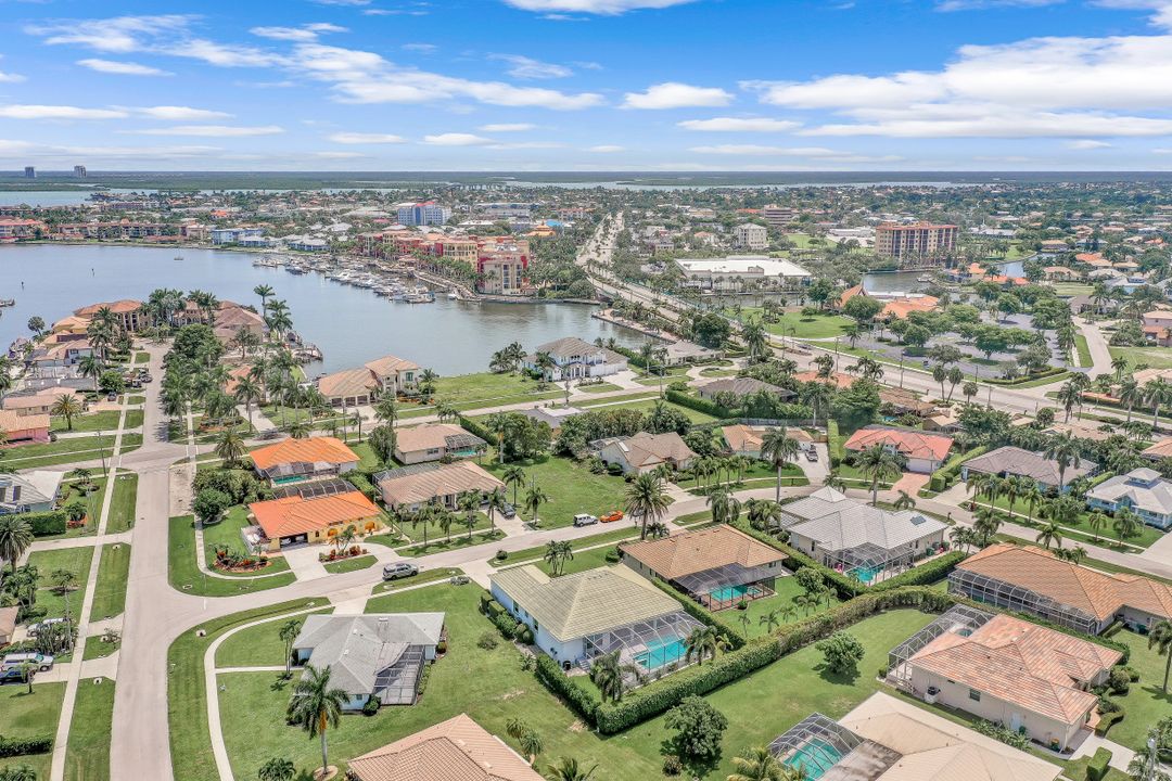 570 Elk Cir, Marco Island, FL 34145