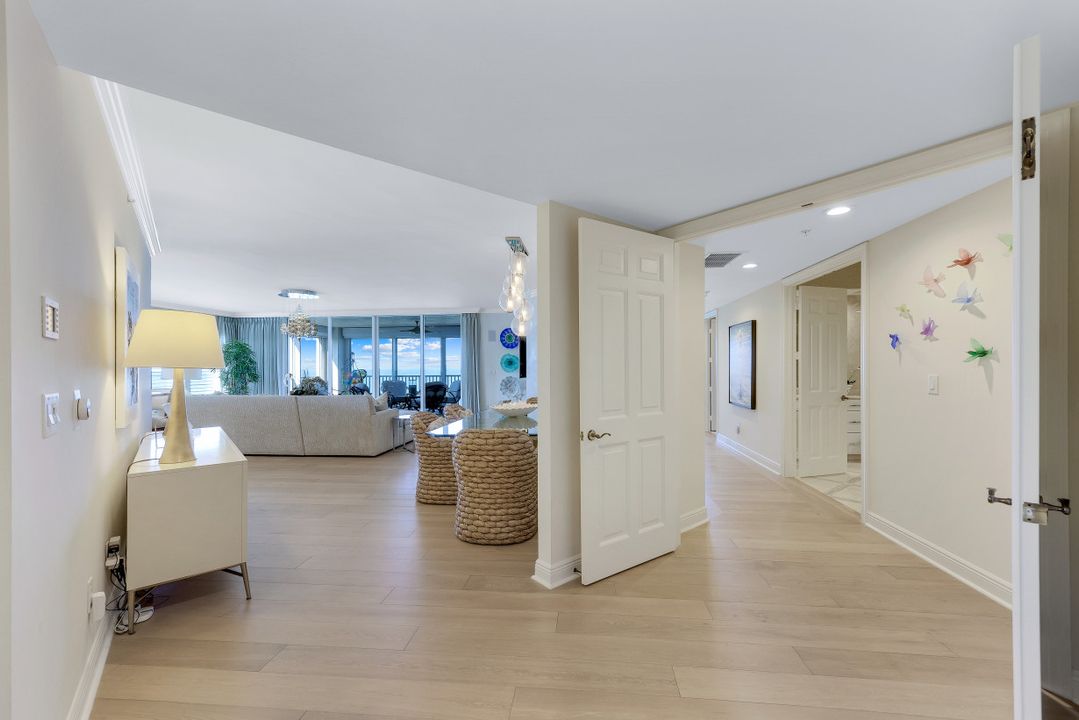 9235 Gulf Shore Dr #501, Naples, FL 34108